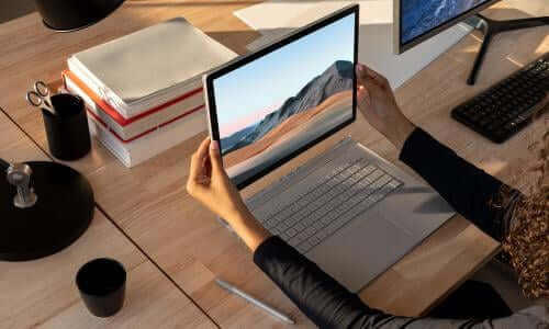 Surface Laptop Studio Apple M1