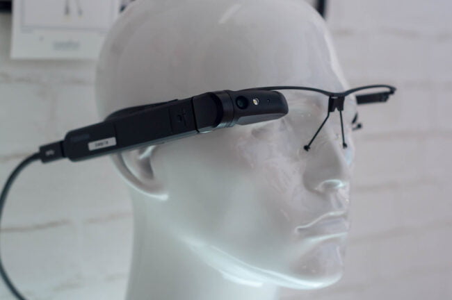 What is Toshiba DynaEdge Ar Smart Glasses